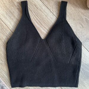 LULULEMON BLACK RIBBED V-NECK CROPPED TANK TOP